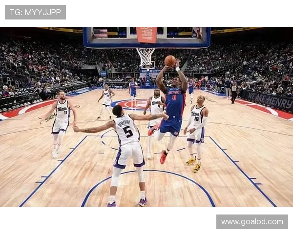 杰伦·威廉姆斯挡拆拉开空间助攻提升球队进攻效率