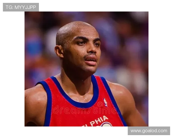 查尔斯·巴克利篮下强攻效率优于哈基姆，连续季后赛主导内线得分